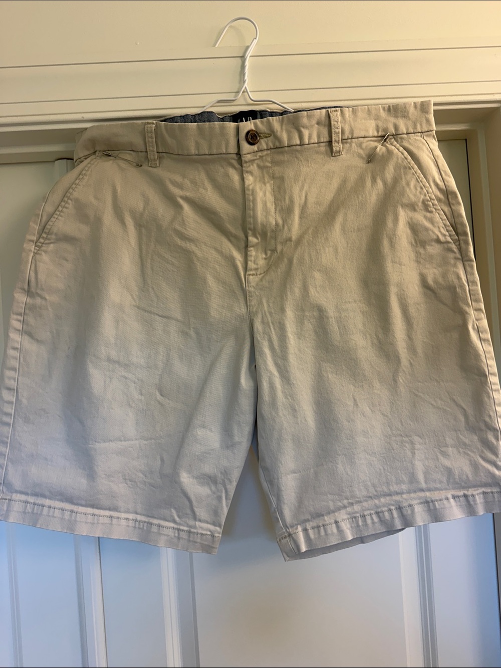 GAP Men's Khaki Flat-Front Cotton Shorts